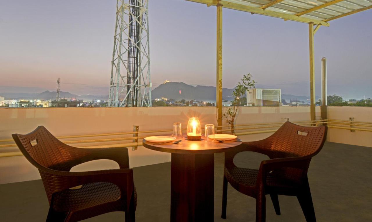 Treebo Paras Raj Near City Palace Udaipur Extérieur photo